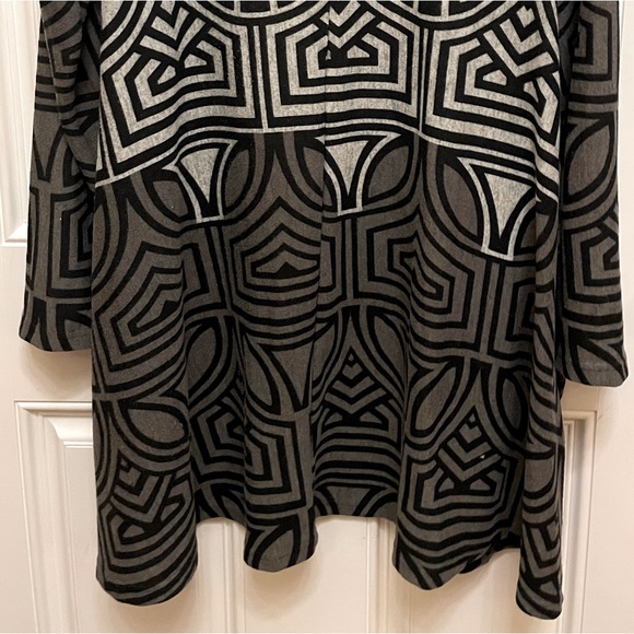 Papillon Large print multi grey sweater dress with two side pockets. Very cozy. - Picture 3 of 8